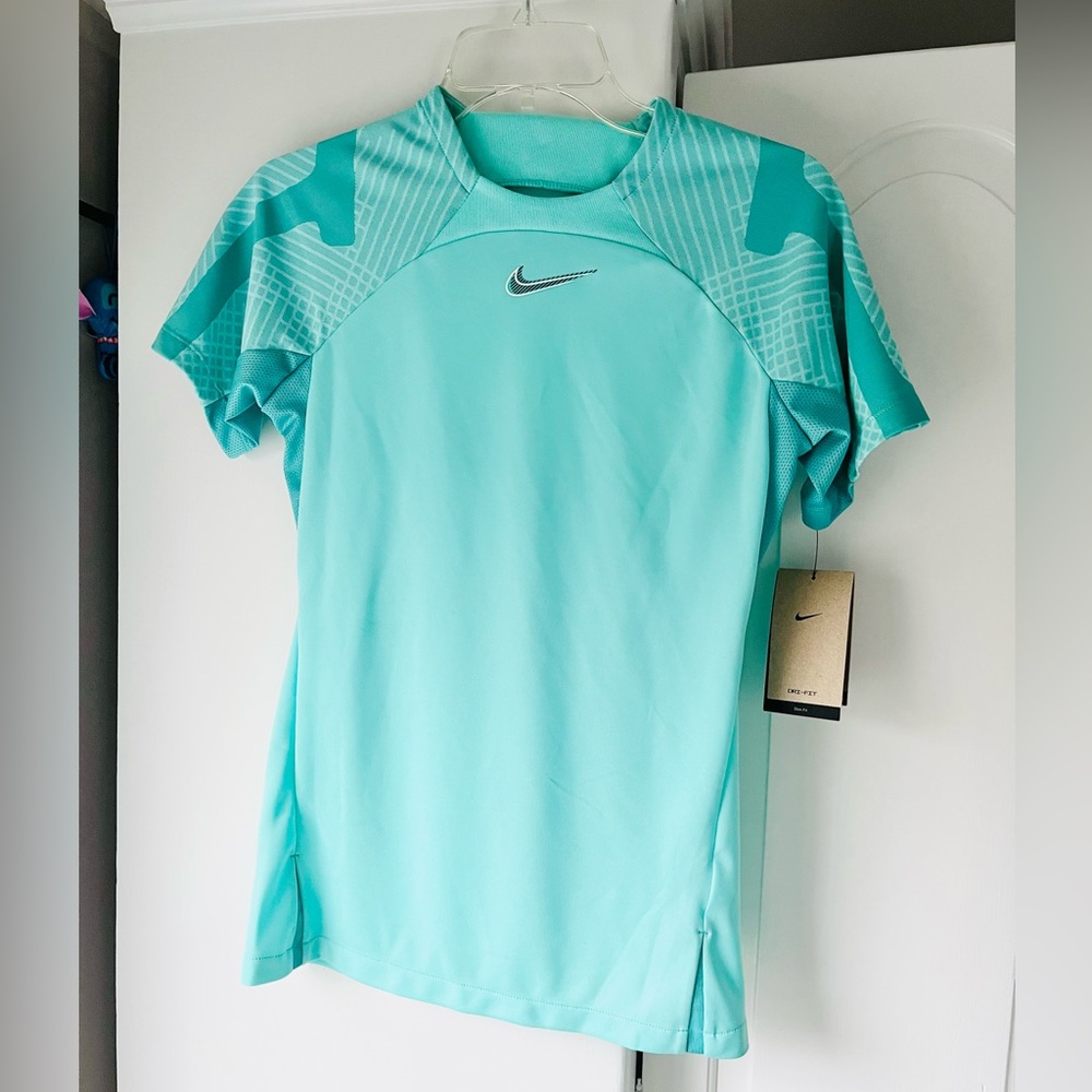 NWT Nike Soccer Dri-Fit Slim Fit Blue Top 75% Recycled Move to Zero